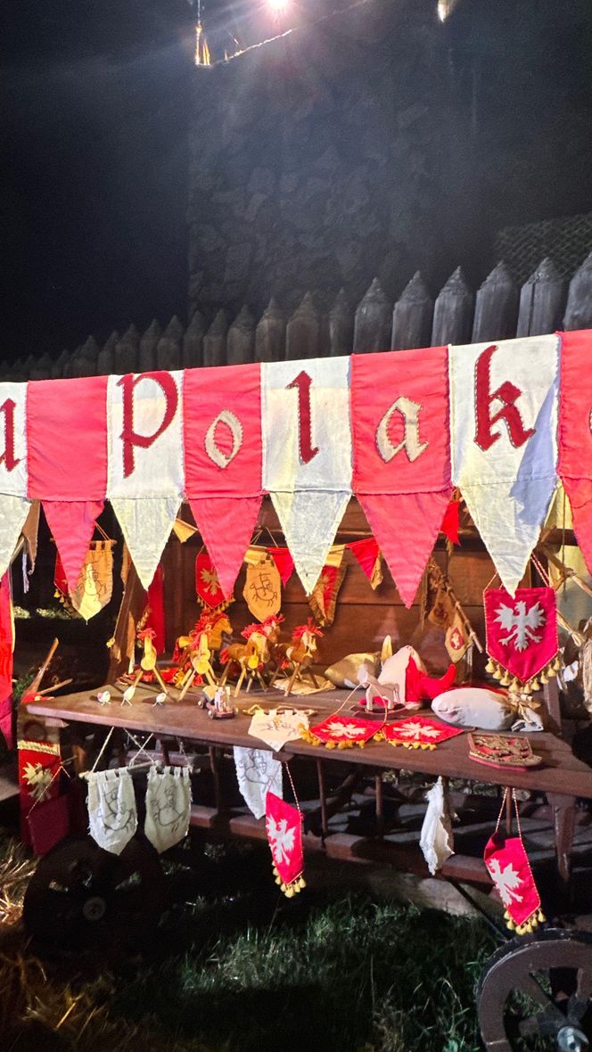 Na miejscu powitali nas sami Adamczewscy z rodziną, chłopami i Andrzejem oraz twórcy "1670"