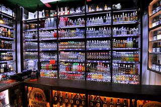 Kraków walczy z alkoholizmem. W wielu miejscach nie kupisz już alkoholu! [LISTA MIEJSC]