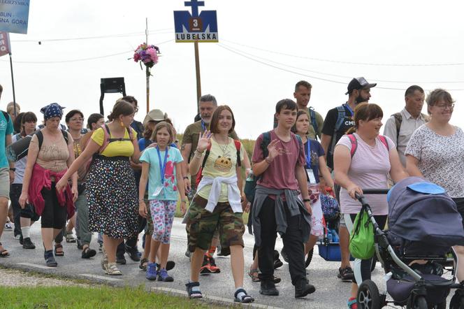 Śpiewający dzień lubelskich pątników na szlaku do Jasnej Góry!