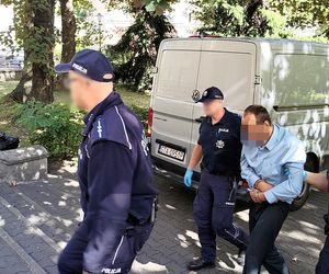 Ukradł nóż i zaźgał człowieka. Dariusz J. usłyszał zarzuty