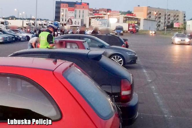 Wyścigi młodych kierowców na drogach Gorzowa w porę przerwali policjanci