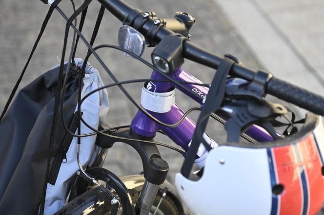 Rośnie liczba wypadków z udziałem hulajnóg. Radni Mazowsza apelują do dzieci i młodzieży: „Noście kaski i odblaski!”