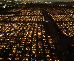 1 listopada na Cmentarzu Łostowickim w Gdańsku. Tak wygląda w dniu Wszystkich Świętych