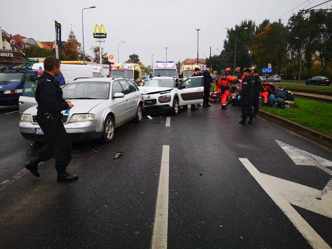 Wypadek na ul. Focha w Bydgoszczy! Wielu rannych! 
