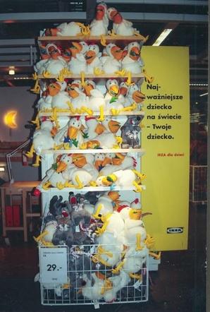 W 1998 roku w Krakowie otwarto sklep IKEA. Te zdjęcia nigdy wcześniej nie były publikowane!
