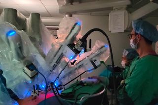 Do szpitala w Bełchatowie trafił supernowoczesny robot chirurgiczny
