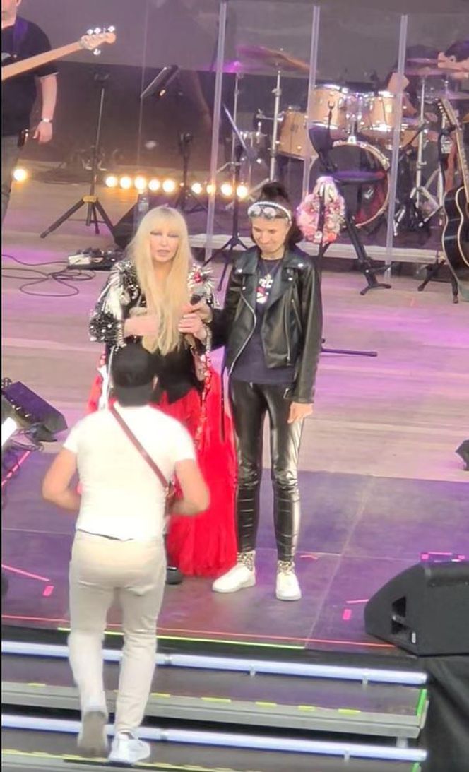 Facet wtargnął na scenę podczas koncertu Maryli Rodowicz. Ochroniarz nie zdążył