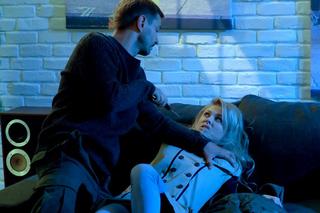 Pierwsza miłość. Zygmunt (Waldemar Barwiński), Jowita (Joanna Opozda)