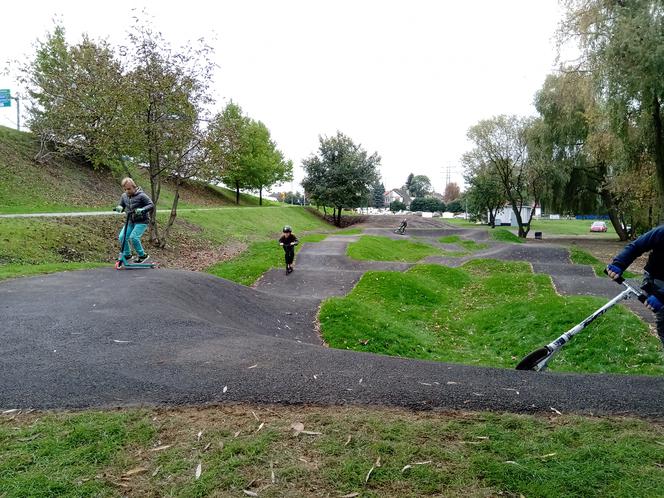 Pumptrack w Chorzowie. Takiej atrakcji nie ma w całym mieście! [ZDJĘCIA]