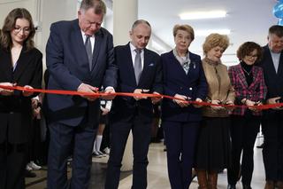 Uczniowie V LO w Lublinie dostali nowoczesne komputery.