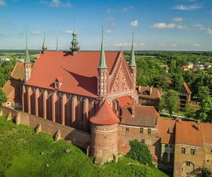 Ten pieszy szlak turystyczny ma ponad 250 km. Z Olsztyna można dojść nim aż do Torunia
