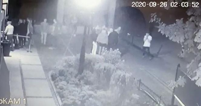 Zaginiony Maciej wychodzi z klubu 