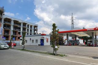 Kraków. Zaskakujący pomysł dewelopera. Mieszkania z widokiem na stację benzynową