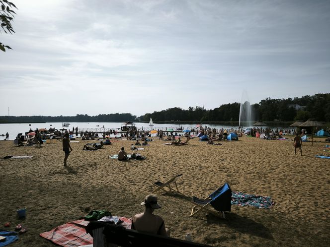 Długi sierpniowy weekend na plaży w Osiecznej