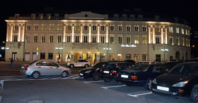 Plac Bankowy 1 w Warszawie, dawny hotel Saski