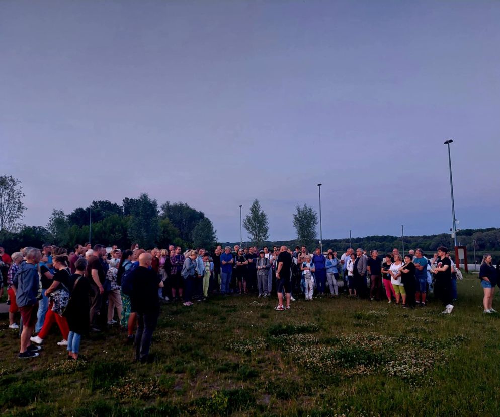 Magiczna Noc Świętojańska w Starym Fordonie. Spacer pod gwiazdami przyciągnął tłum bydgoszczan i turystów [ZDJĘCIA]
