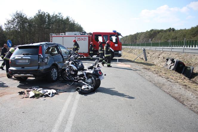 ZIELONKA: Trzej MOTOCYKLIŚCI ZGINĘLI w zderzeniu z terenową HONDĄ