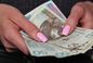 2333 zł miesięcznie dla każdego Polaka. Koniec 800+ i zasiłków? Oto szczegóły rewolucji