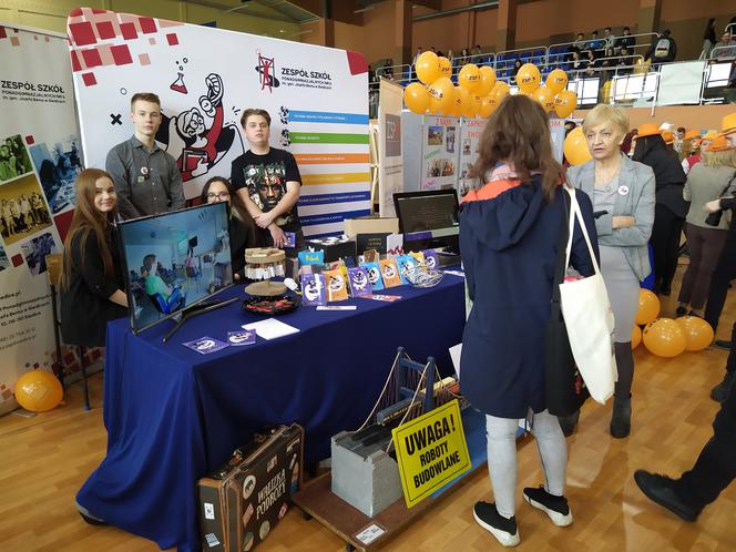 Fotorelacja z 14. Targów Edukacyjnych i dni otwartych w Zespole Szkół Ponadgimnazjalnych nr 3 w Siedlcach