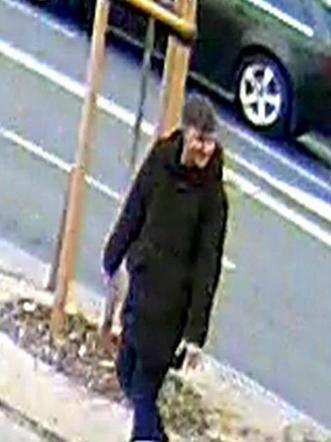 Poznań. Trzech mężczyzn pobiło niepełnosprawnego! Są poszukiwani