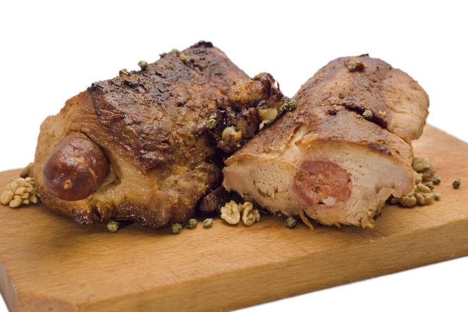 Schab nadziewany kiełbasą [świąteczny przepis na schab na ciepło i na zimno]