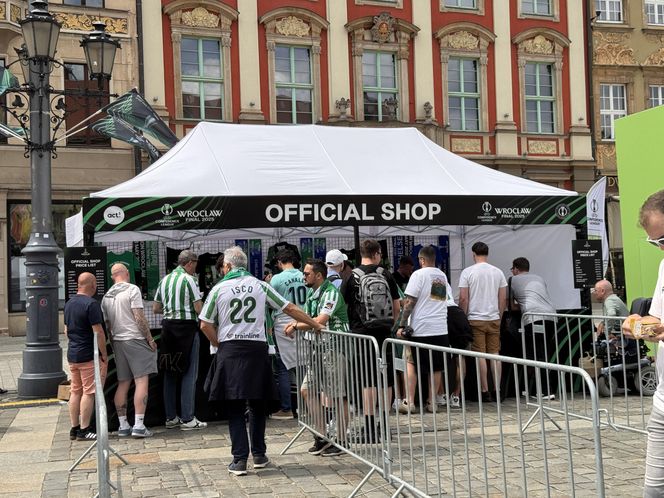 Wrocław żyje finałem Ligi Konferencji Europy. Kibice Betisu i Chelsea już w strefach kibica!