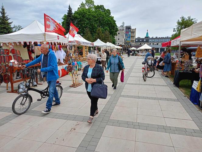 Stoiska wystawców podczas Jarmarku św. Stanisława można odwiedzać w godz. 10.00-18.00 w dn. 10 i 11 maja