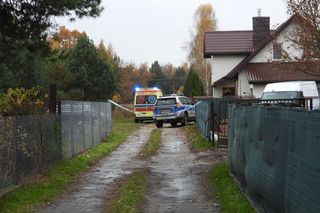 Tragedia pod Wołominem. Ciało 44-latki w szambie. Obok 7-letnie dziecko [ZDJĘCIA]