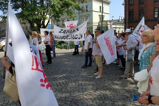 Protest budżetówki z Solidarności w Bydgoszczy [ZDJĘCIA]