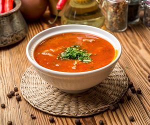 Przed wojną do zupy pomidorowej dodawało się ten zaskakujący składnik. Ten stary przepis jest genialny 