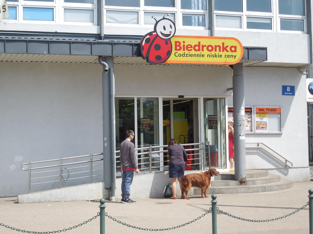Biedronki otwarte w niedziele w WARSZAWIE - lista supermarketów nie objętych zakazem handlu