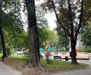 Lublin świętuje 65-lecie placu zabaw na LSM. Rakieta i gazik wciąż przyciągają dzieci