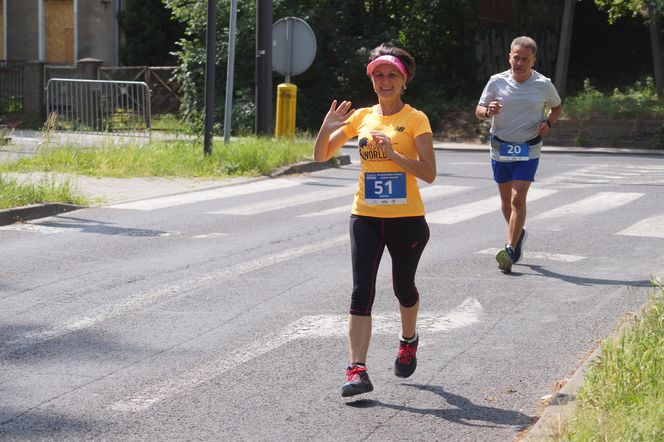 Seniorzy w Bydgoszczy pokazali moc! Blisko setka na starcie pierwszego Biegu Seniora