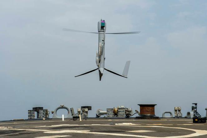 Flexrotor podczas startu z okrętu US Navy
