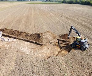 Wyjątkowe odkrycie w Chrystkowie archeolodzy początkowo woleli trzymać w tajemnicy. To domostwo sprzed 6 tysięcy lat! 