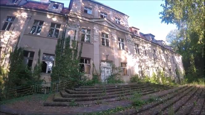 Pałac w Sławie, dawny sierocinec