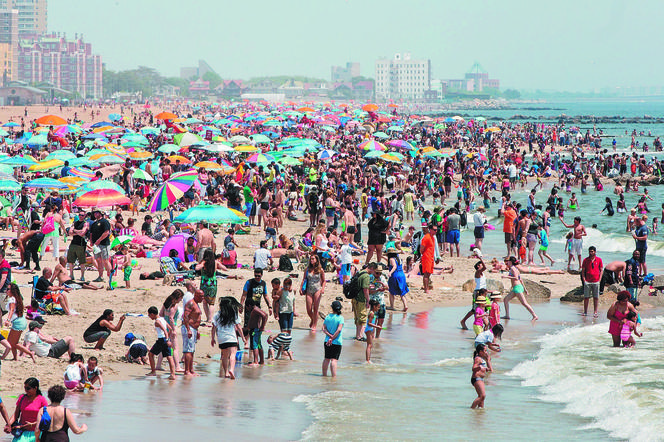 Po latach wpuścili ludzi na plażę