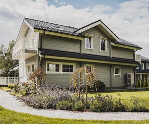 Można go zbudować z bali lub w jednej z nowoczesnych technologii . Poznaj 10 sposobów na budowę domów z drewna