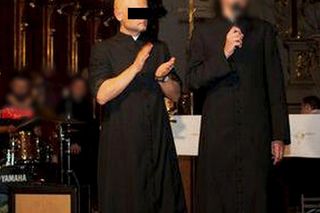 Ksiądz podejrzany o molestowanie nastolatek zatrzymany w Anglii