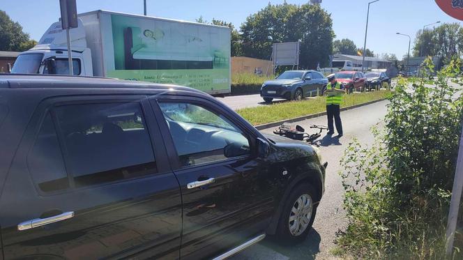 Wypadek dwóch pojazdów na ulicy Dekana w Lesznie 