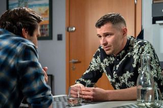 	Barwy szczęścia odc. 3156. Darek Janicki (Andrzej Niemyt), Damian Wójcik (Michał Lesień-Głowacki)