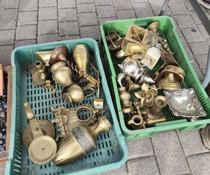 Wyjątkowe antyki ponownie zagościły na Placu Zamkowym w Lublinie. Tak wygląda wrześniowa Lubelska  Giełda Staroci [GALERIA]
