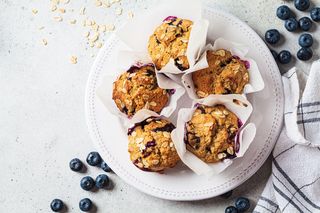 Zamień mąkę na ten składnik. Muffinki z borówkami są pyszne i można je jeść na diecie