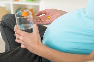 Co daje kwas foliowy? Dlaczego ten suplement jest tak ważny dla kobiety w ciąży?