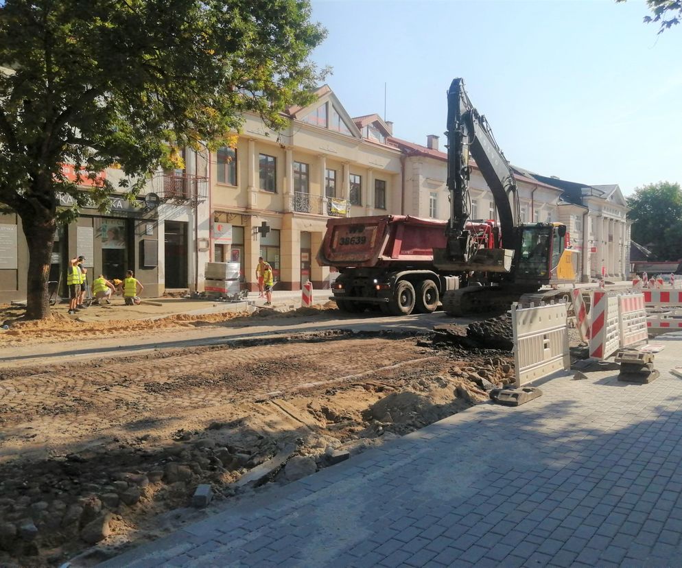 Siedlce. Ulica Piłsudskiego zamknięta. Remont odsłonił kawałek historii miasta!