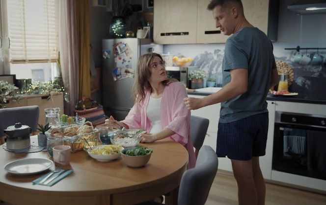 M jak miłość, odcinek 1855: Franka (Dominika Kachlik), Paweł (Rafał Mroczek)