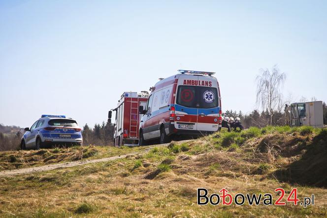 Koszmar w Gromniku. 2-letni chłopiec zmiażdżony przez koparkę! Ojciec za kierownicą