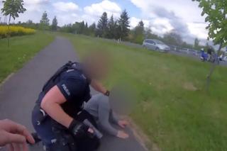 Chodził z bronią i rozglądał się po posesjach. Mieszkańcy byli przerażeni