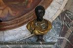 Wersal, wnętrze w stylu Ludwika XIV. Chłód kamienia równoważy bogactwo dekoracji wnętrza.