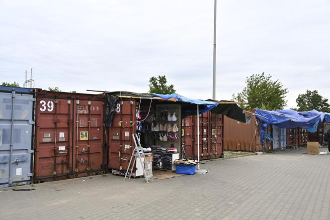 Handel wrócił na Marywilską. Sprzedawcy nie widzą tu przyszłości: „Nie mamy już nadziei”